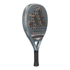Adidas Neuvortx Cooper Padel Racket seitliche Vorderansicht mit Neuvortx Schriftzug und schwarzem Griff