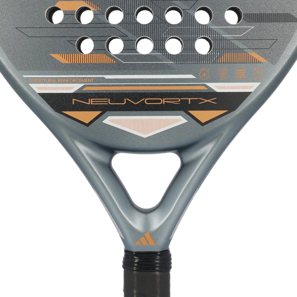 Adidas Neuvortx Cooper Padelschläger Detailansicht Herzstück mit Neuvortx Branding und Adidas Logo