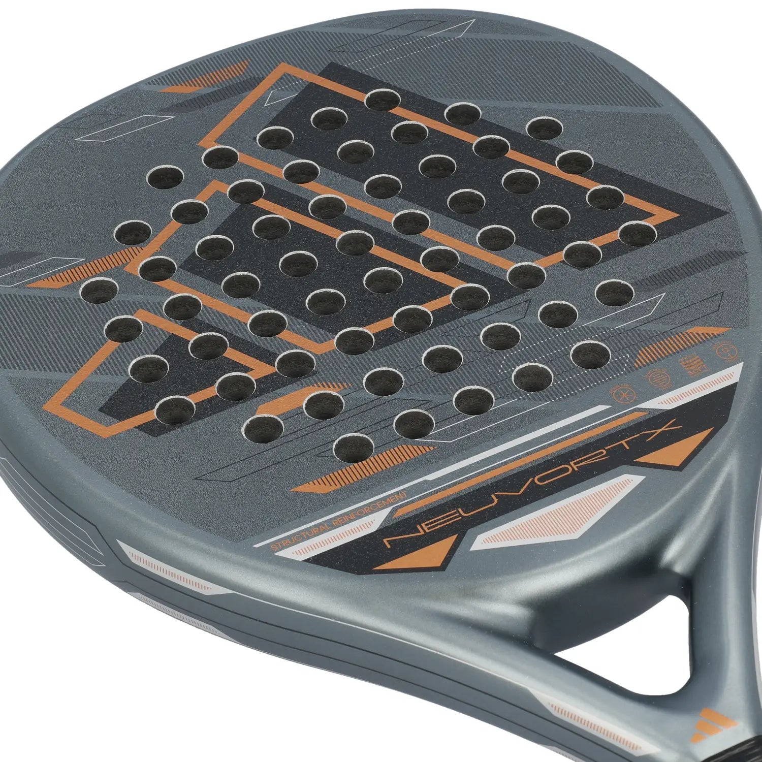 Adidas Neuvortx Cooper Padel Racket Nahaufnahme Schlagfläche mit geometrischem Design und Kupfer-Akzenten