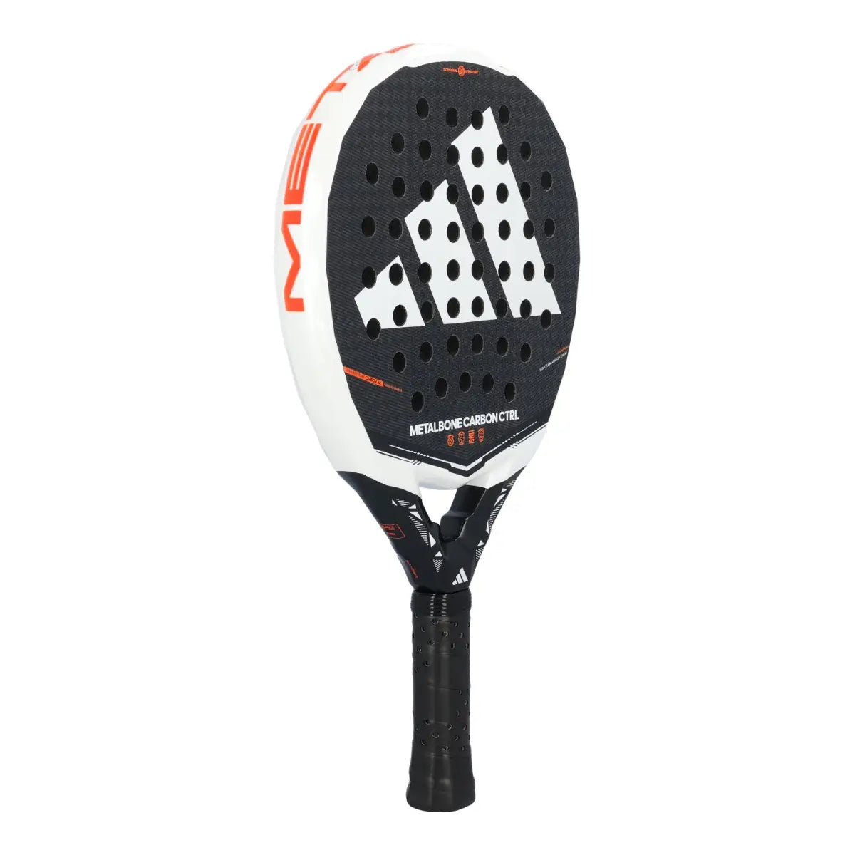 Adidas Metalbone Carbon CTRL 2026 Padel Schläger – schräge Seitenansicht mit weißem Rahmen und Carbon Oberfläche