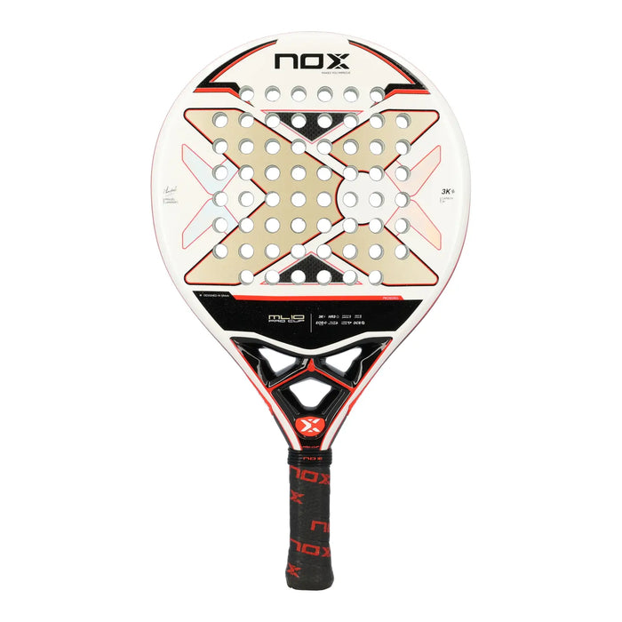 Nox ML10 Pro Cup Luxury Series Padelschläger Vorderansicht mit 3K Carbon Oberfläche, goldenen X-Design-Elementen und schwarz-rot-weißem Farbschema