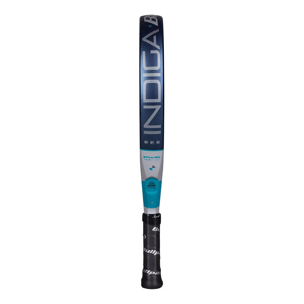 Bullpadel Indiga Power 26 Padel Racket Seitenansicht mit Grip Zone und Indiga Schriftzug am Rahmen