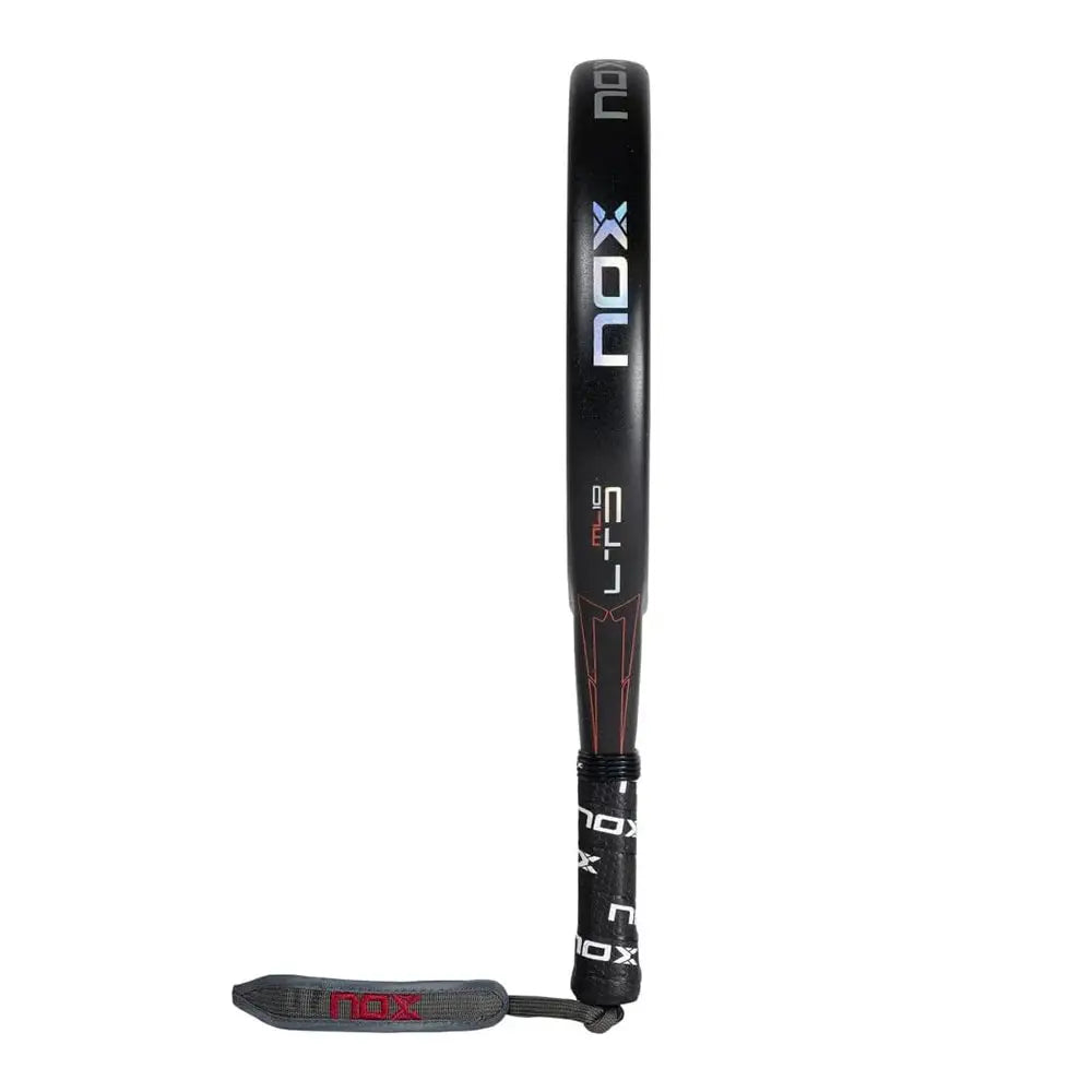 Nox ML10 LTD Limited Edition Padelschläger Seitenansicht mit Carbon Frame und Handgelenkschlaufe