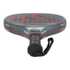 adidas Neuvortx Padelschläger – Griffende von unten mit Cordón und grau-orangenem Bumper