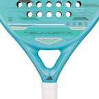 adidas Neuvortx Light Blue – Herzstück Detail mit Neuvortx Schriftzug, Spin Blade und Structural Reinforcement