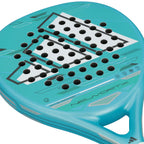adidas Neuvortx Light Blue – Schlagfläche Nahaufnahme mit weißem adidas Logo, Spin Blade und Smart Holes