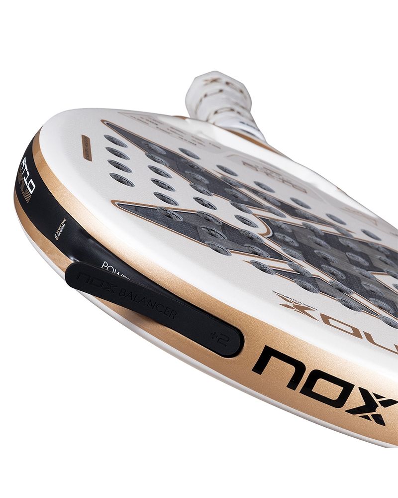 Nox AT10 Genius Xtreme Padelschläger Rahmendetail mit NOX Balancer System in Weiß-Gold