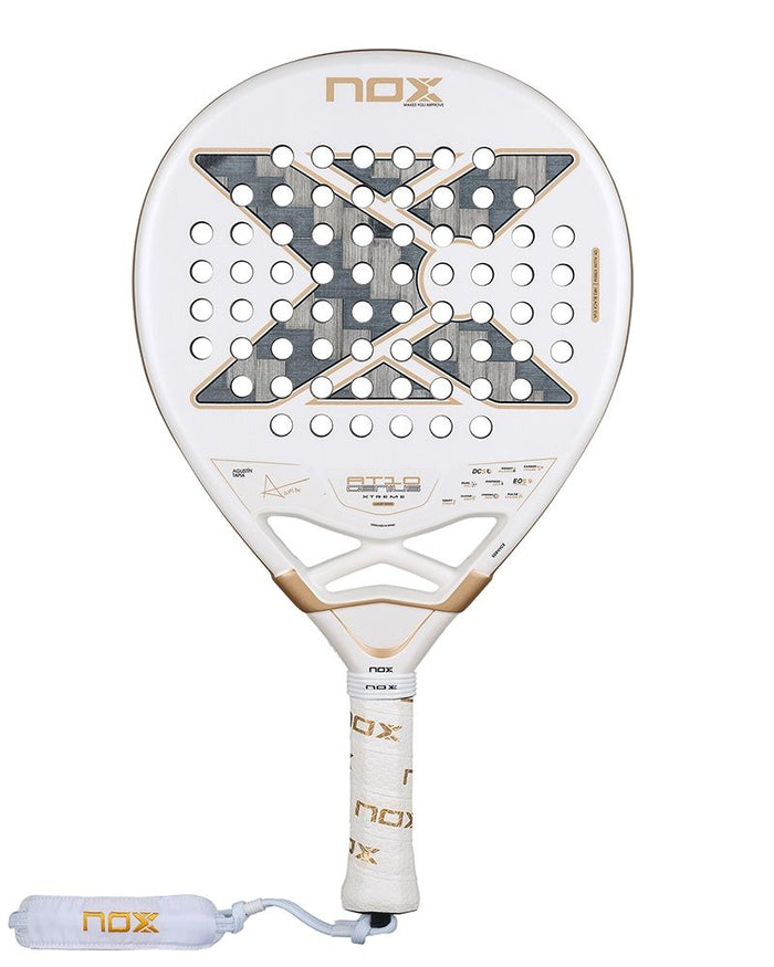 Nox AT10 Genius Xtreme Padelschläger Vorderansicht in Weiß-Gold mit Agustín Tapia Signatur