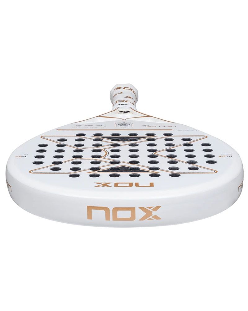 Nox NextGen Pro Hybrid 12K Schlagfläche von unten mit goldenem Nox-Logo
