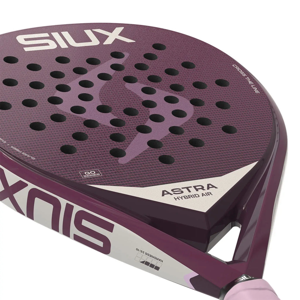 Siux Astra Hybrid Air – Schlagfläche Nahaufnahme mit Siux Logo, Glass Fiber und Hardness 3,5/10