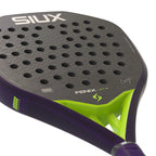 Siux Fenix Pro Glow Purple 2026 Nahaufnahme der rauen 3D-Carbon-Schlagfläche